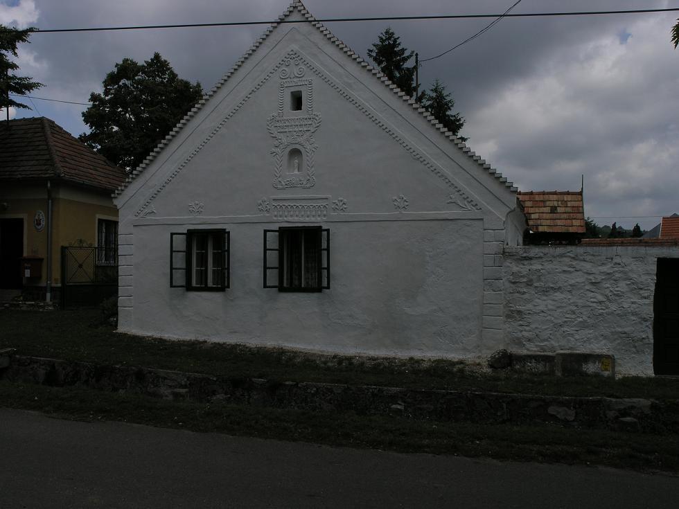 Balaton felvidéki ház.JPG